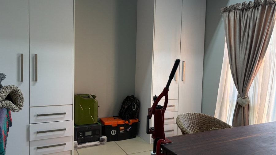 4 Bedroom Property for Sale in Grimbeeck Park North West